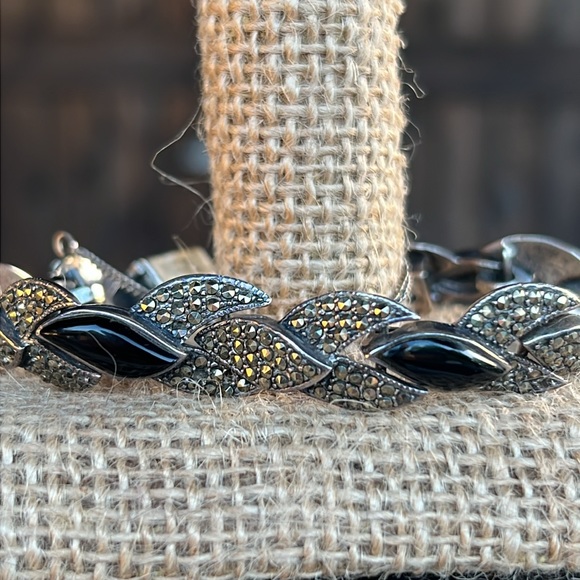 Vintage Sterling silver and marcasite and black onyx bracelet - Picture 2 of 9